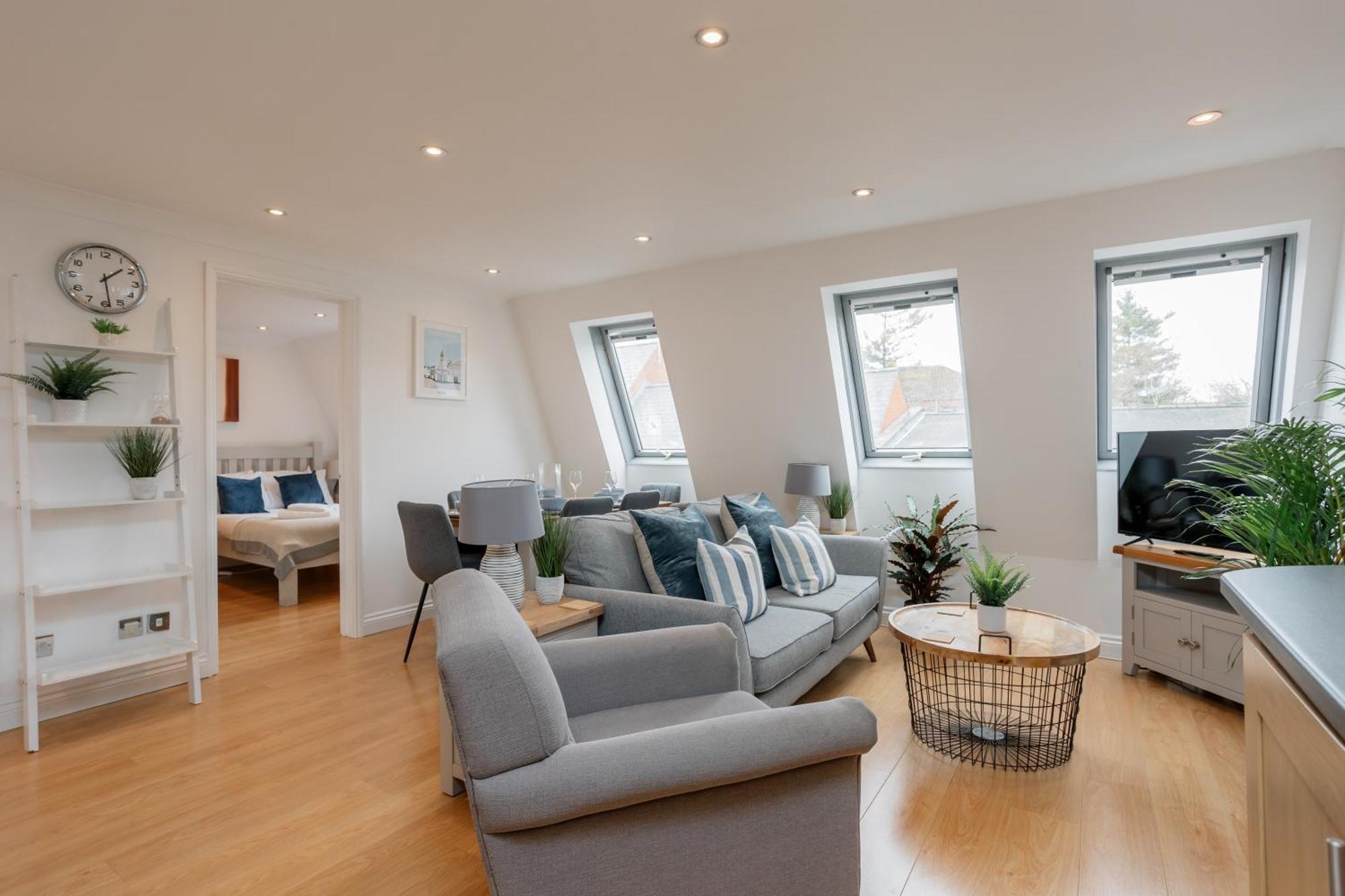 Starhost Residences - Central 3 Bed Apartment At Regents Court, Newbury Newbury  Dış mekan fotoğraf