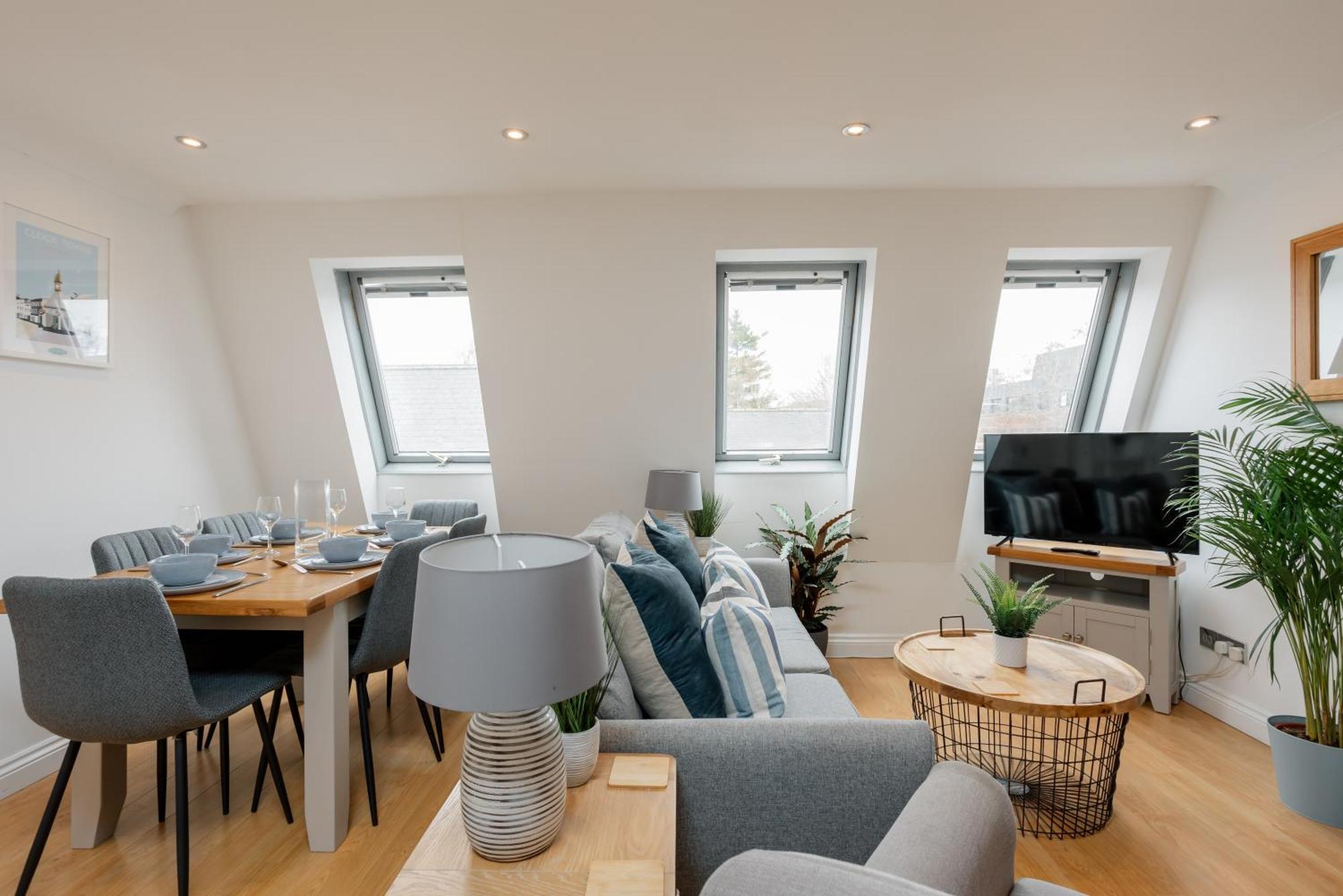 Starhost Residences - Central 3 Bed Apartment At Regents Court, Newbury Newbury  Dış mekan fotoğraf