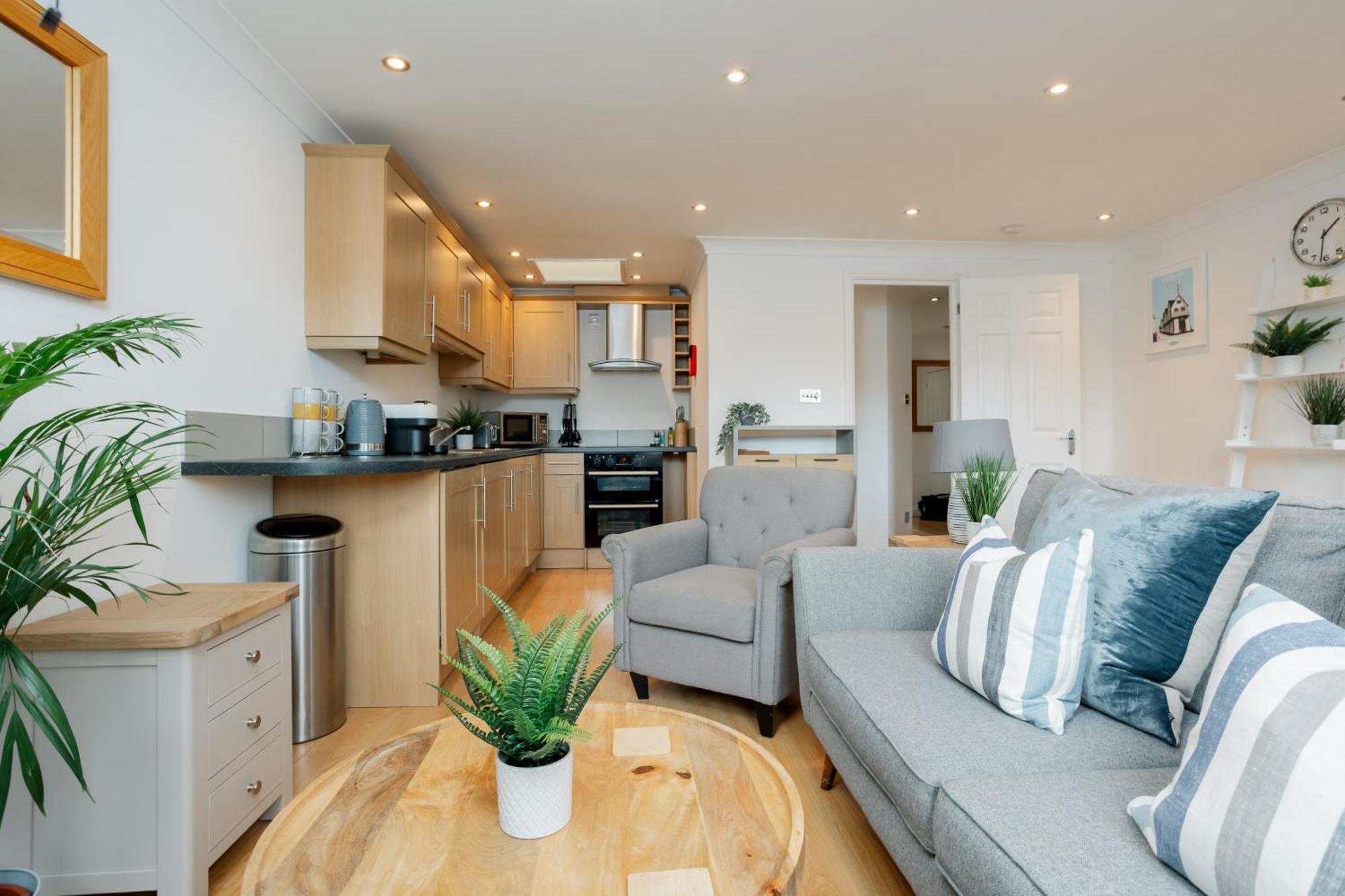 Starhost Residences - Central 3 Bed Apartment At Regents Court, Newbury Newbury  Dış mekan fotoğraf